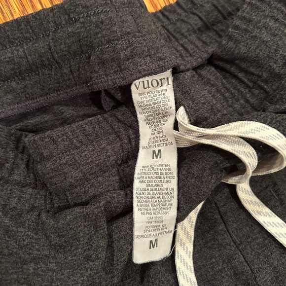 Vuori Women’s Halo Performance Shorts Dark Grey - Size Medium - Picture 4 of 4